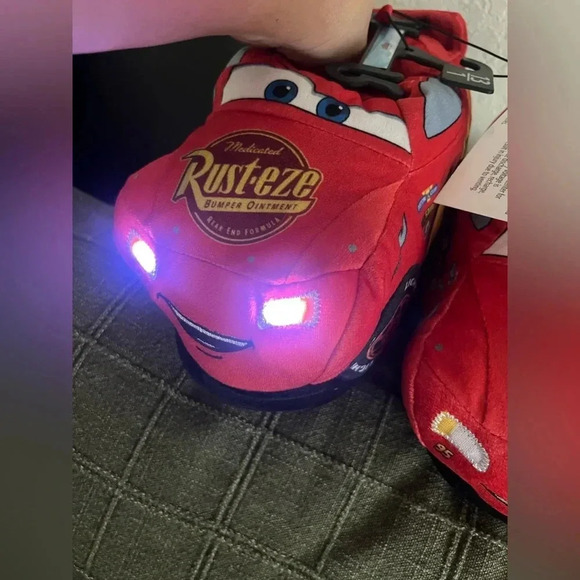 Lightning McQueen Slippers - Cars 13/1 LIGHT UP ON THE LIGHTS 👈🏻 - Picture 3 of 13